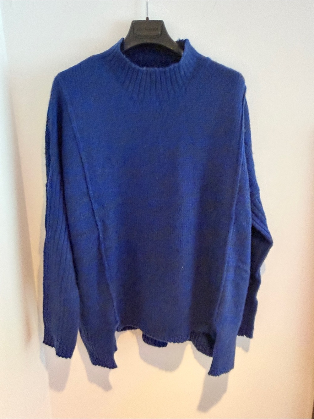 Womens Classic Crewneck Sweater - Blue/black hue